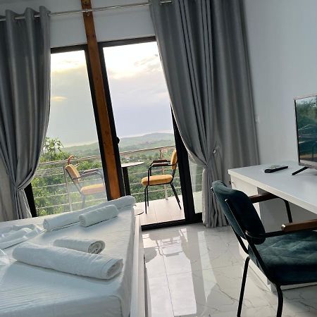 Restorant Hotel Xheni Shetaj المظهر الخارجي الصورة