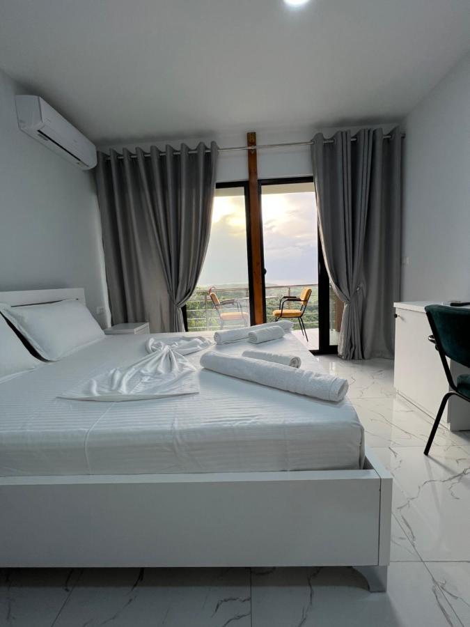 Restorant Hotel Xheni Shetaj المظهر الخارجي الصورة