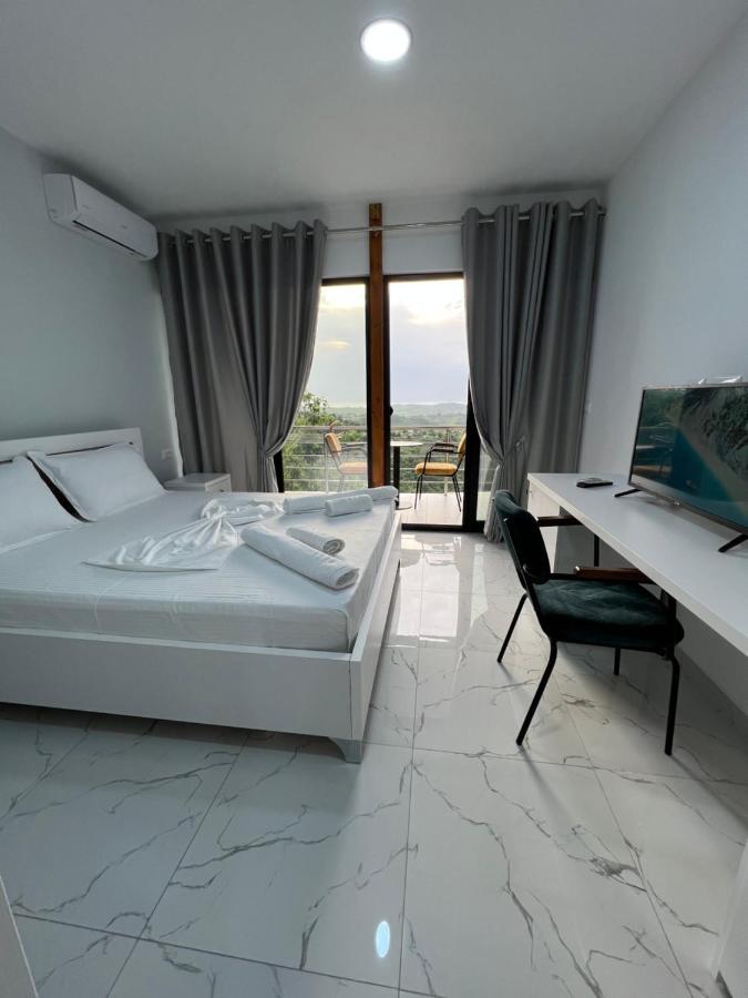 Restorant Hotel Xheni Shetaj المظهر الخارجي الصورة